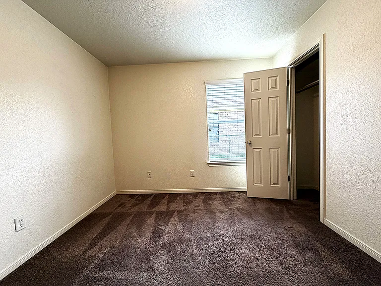 3305 Alicante Ct #B — Photo 19