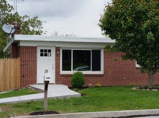 365 Clover Ln, Hanover, PA 17331