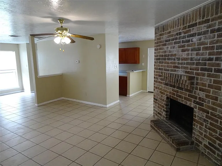 16350 San Mateo Dr — Photo 6