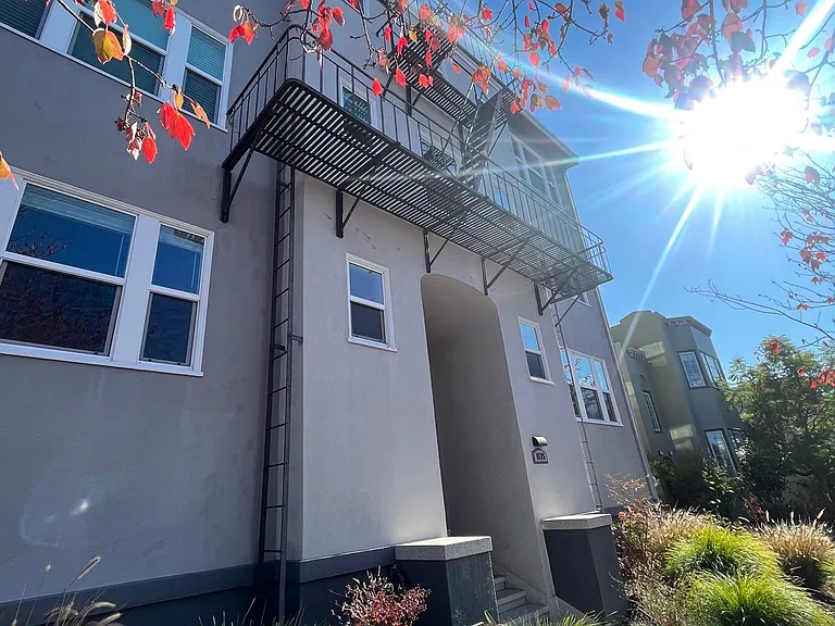 1525 Spruce St #33 — Photo 11
