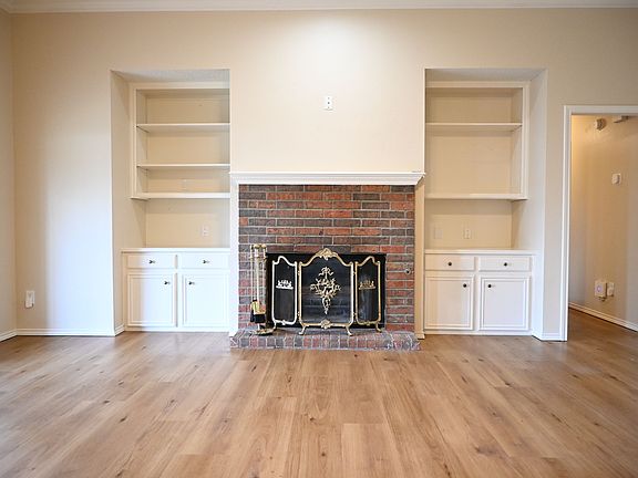 2nd image of 1003 Justice Ave