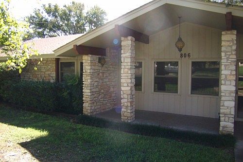 2nd image of 806 Country Club Rd