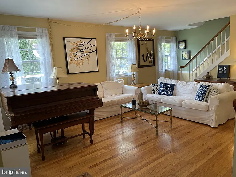 507 Webb Rd — Photo 7