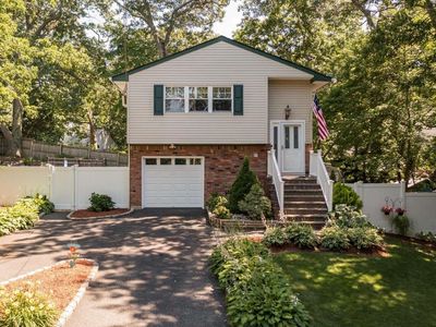 20 Queen Drive, Sound Beach, NY, 11789