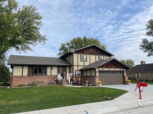 664 W Campbell St, Minden, NE 68959