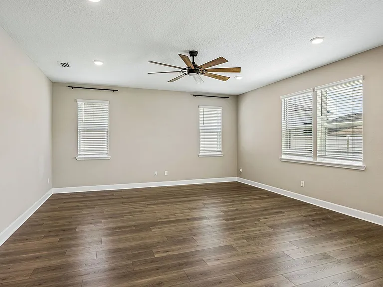3528 Cunningham Rd — Photo 5