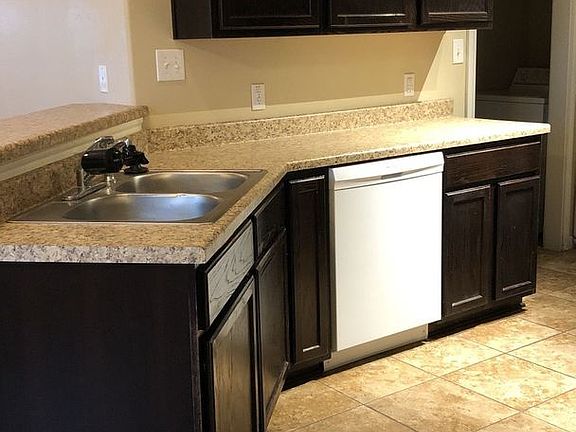 3rd image of 1205 Cavalry Ln #B