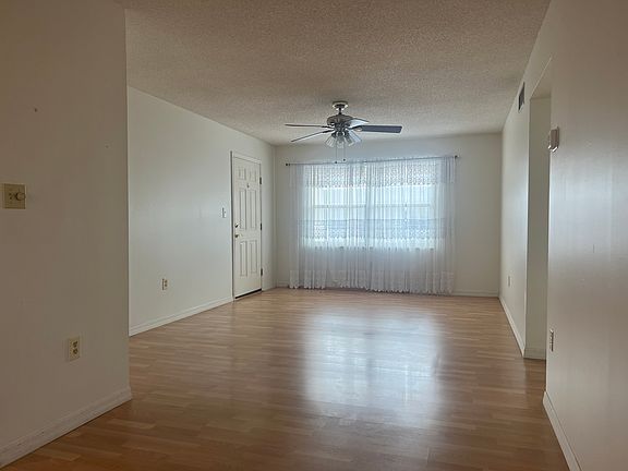 5th image of 4158 Tamiami Trl APT K7