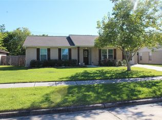 702 Dixie Dr, League City, TX 77573