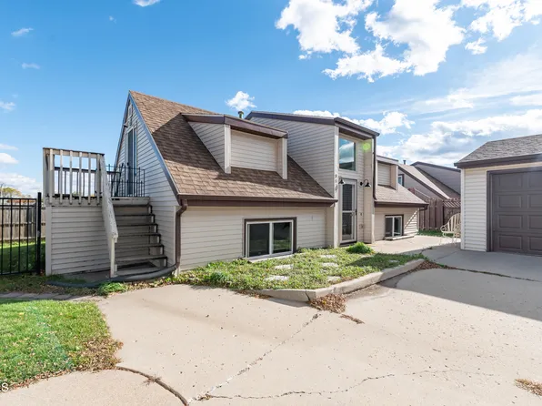 3133 Manitoba Ln, Bismarck, ND 58503