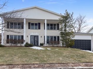 1411 Wood Ave, Downers Grove, IL 60515