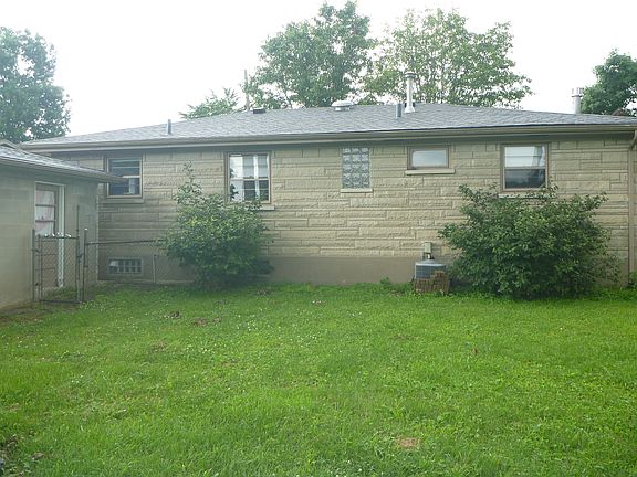 5th image of 7519 Jamaica Dr