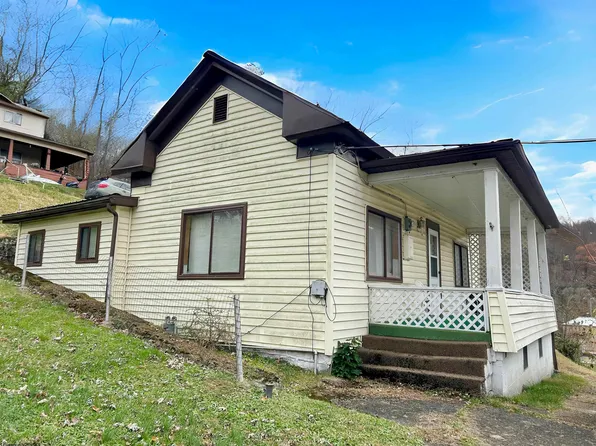 3203 Willey Ave, Farmington, WV 26571