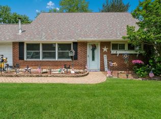 47 Vicar Ln, Levittown, PA 19054