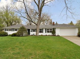 1932 Martingale Rd, Wheaton, IL 60187