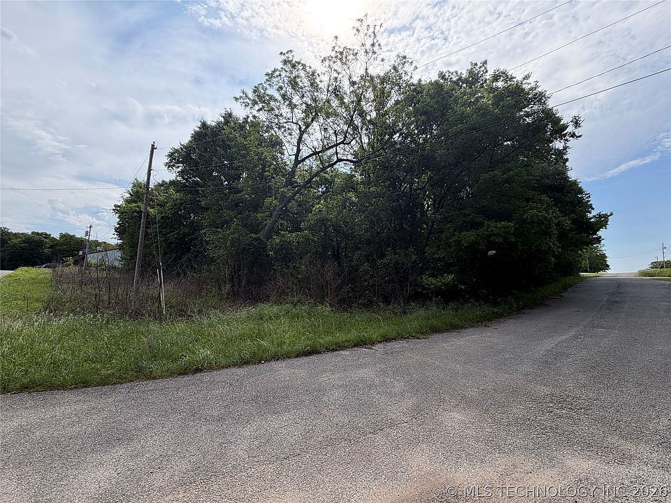 2nd image of Maple Rd