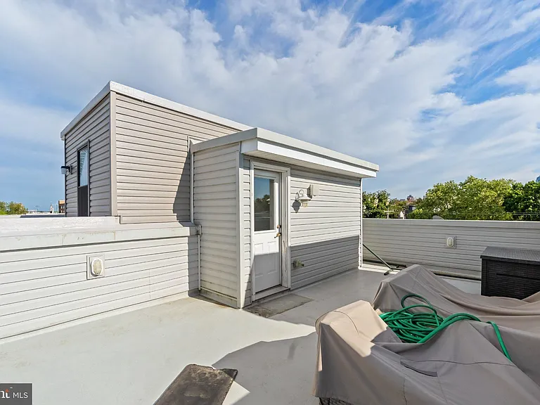 1528 W Seybert St — Photo 34