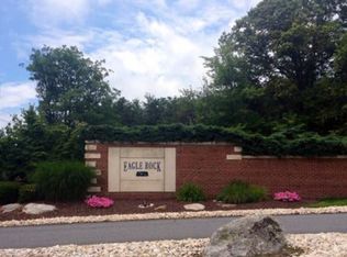 216 Kickapoo Dr, Hazleton, PA 18202