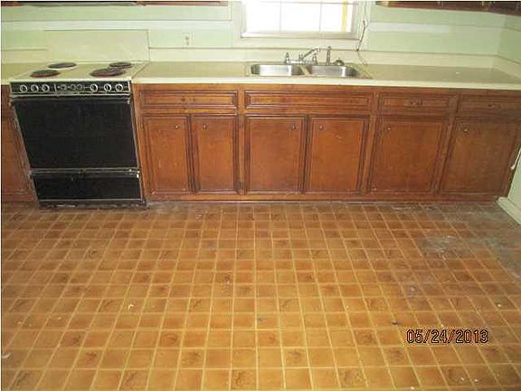 5th image of 3055 S Oak Forest Dr