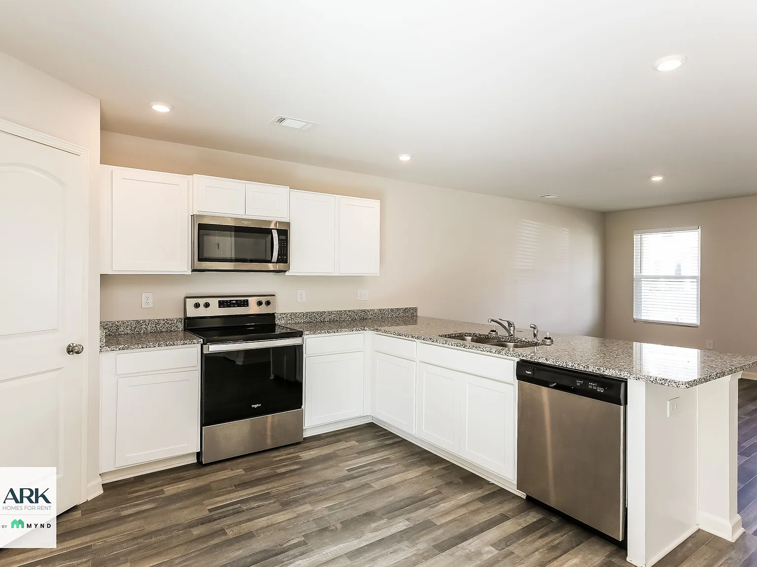 3 bed, 3.0 bath, 1566 sqft, $1,830 — Photo 3