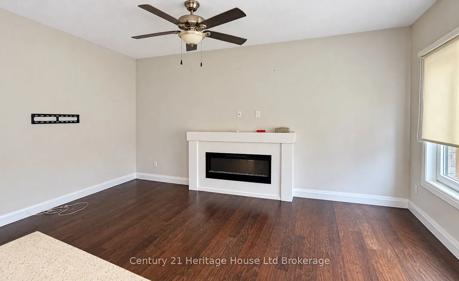4 bed, $2,500 — Photo 4