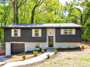 809 Vinton Woods Dr, Forest Park, GA 30297