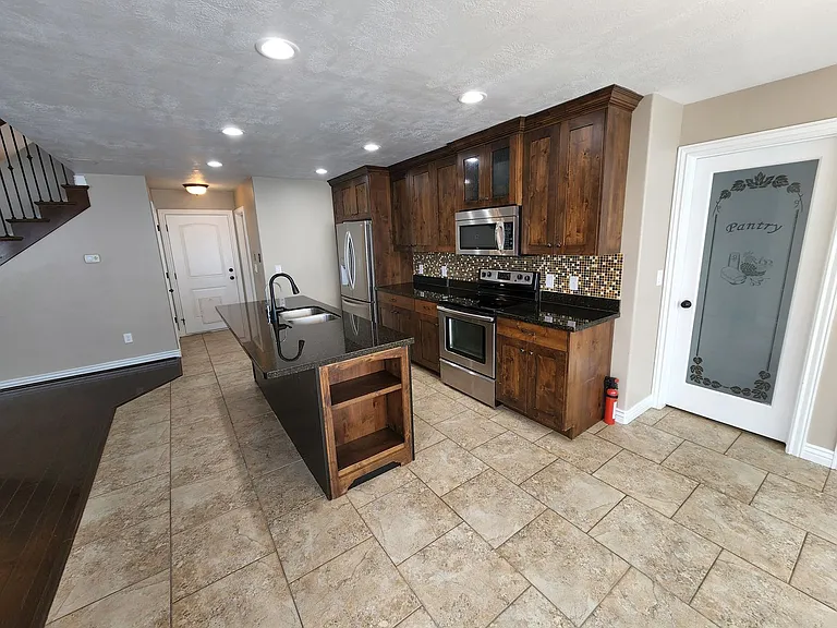 11369 S. Hereford Court — Photo 4