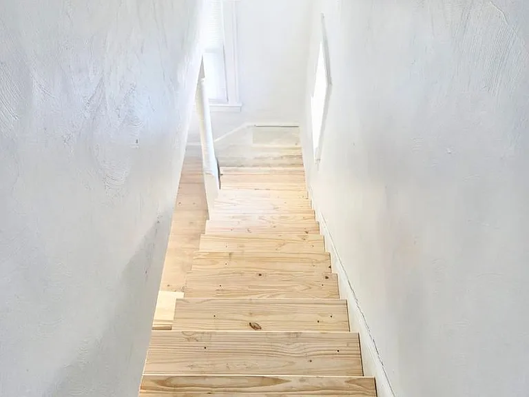 829 43rd St — Photo 31