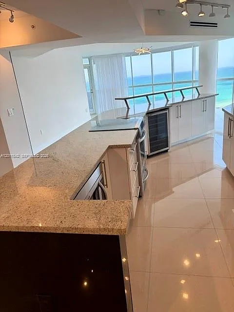 3 bed, 1700 sqft, $8,500 — Photo 3