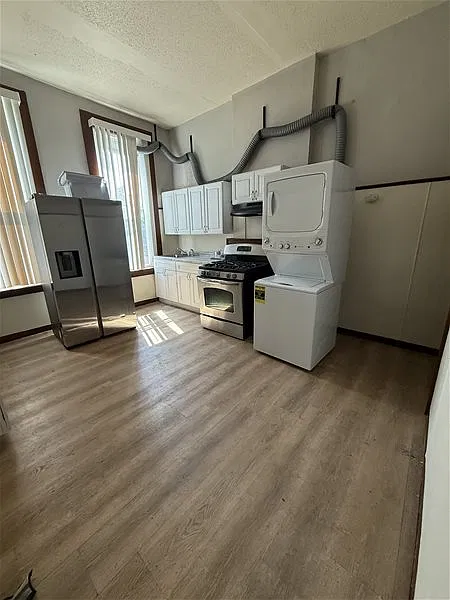 3 bed, 1.5 bath, 1200 sqft, $1,400 — Photo 4