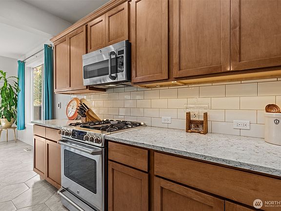 5th image of 33303 NE 42nd Street