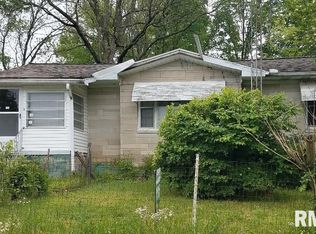 612 Shipley St, Carmi, IL 62821