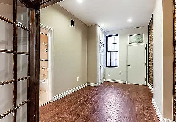 3rd image of 800 Macdonough St APT 1B