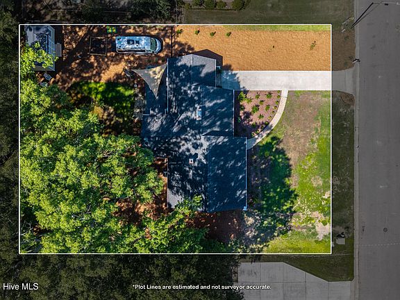 4th image of 611 Clark Drive