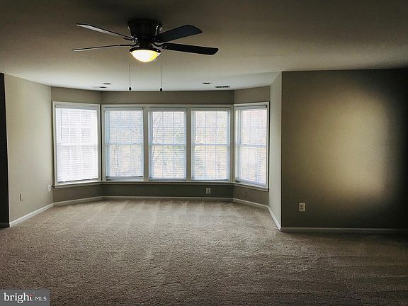 4th image of 913 Octorora Pl NE