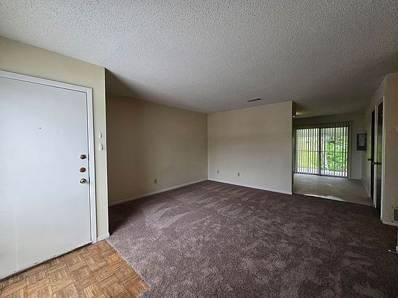 5th image of 209 Oak Trail Dr #D