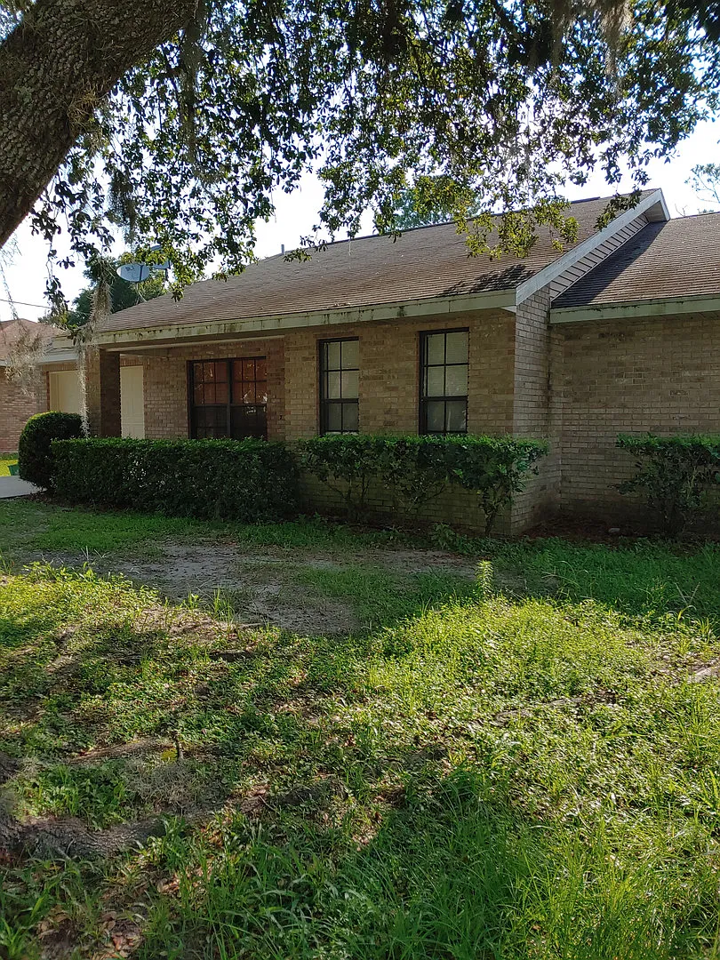 Nice 3 bedrooms and 2 full bath — Photo 3