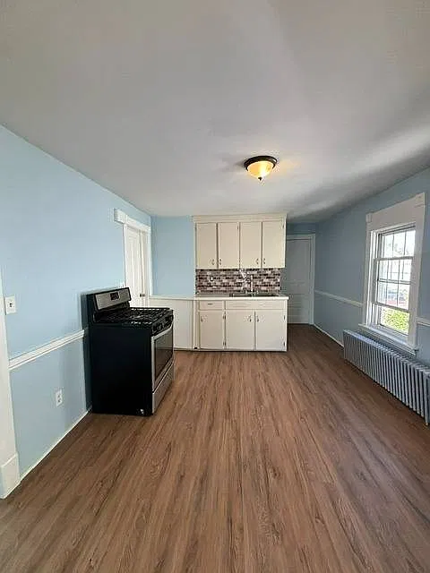 2 bed, 1.0 bath, $1,400 — Photo 4