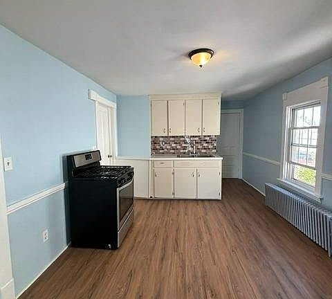 4th image of 1041 Strong St Floor 2