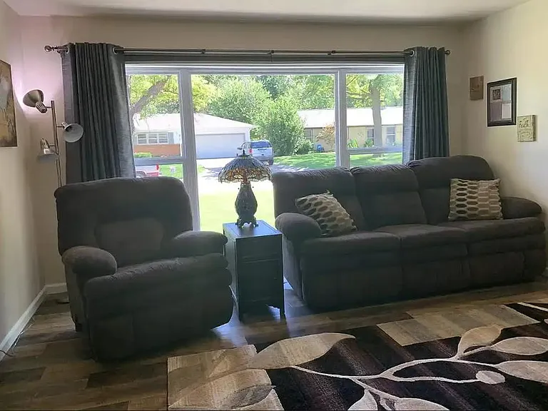 1806 Ramona Dr — Photo 3