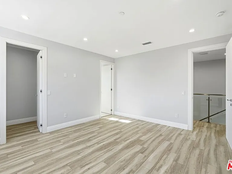 6717 Sunnyslope Ave — Photo 29