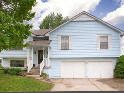 2109 NW Hidden Pointe Ct, Blue Springs, MO, 64015