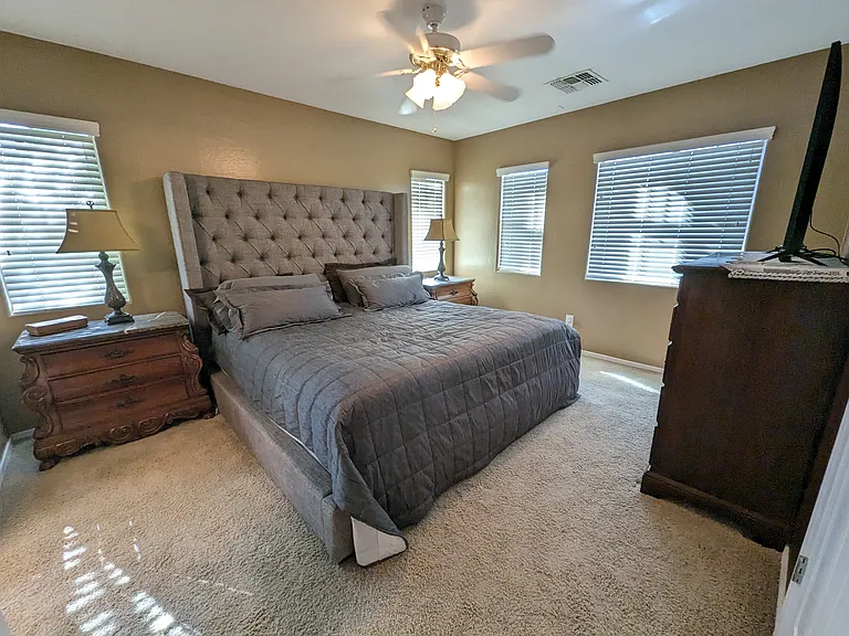 4721 E Redfield Rd — Photo 8