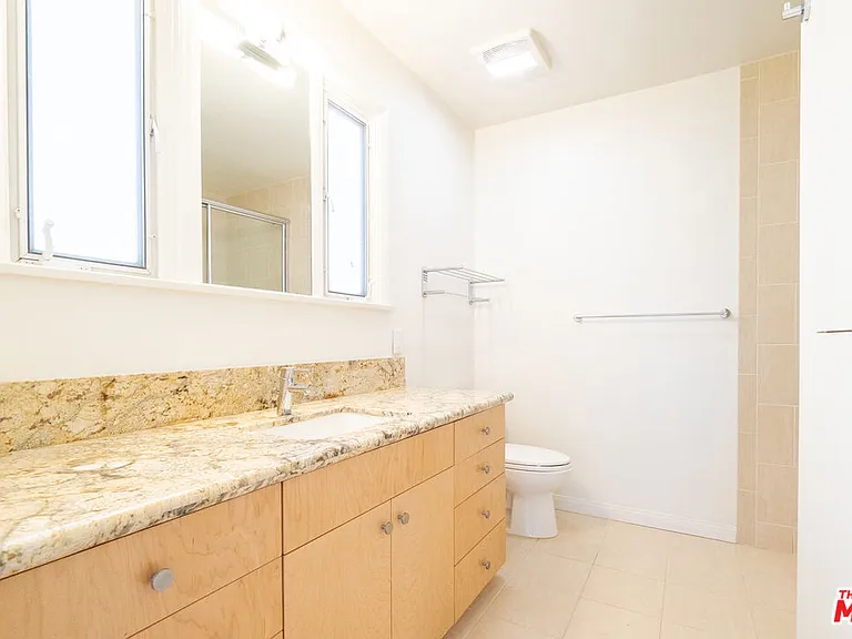 441 S Bedford Dr — Photo 18