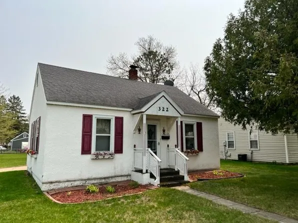 322 3rd St NW, Wadena, MN 56482