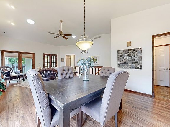 3rd image of 2112 Creekwood Ct