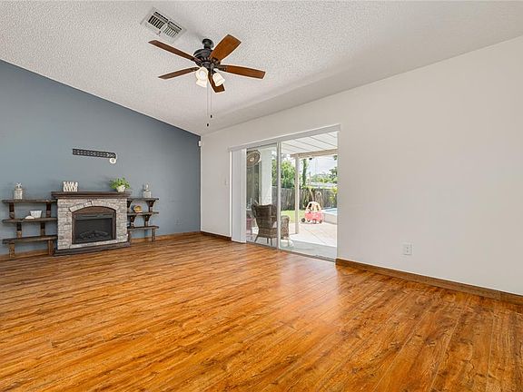 4th image of 2153 Catalina Dr N