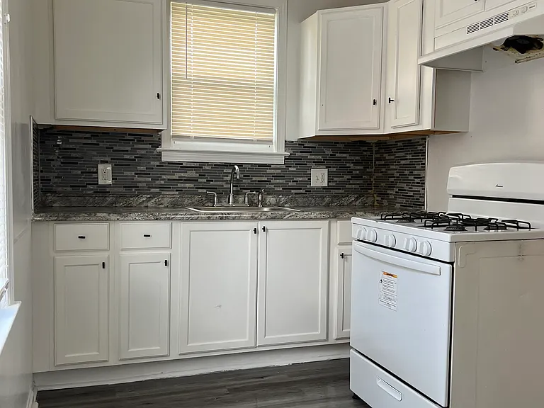 18489 Schaefer Hwy #1 — Photo 8