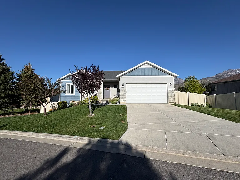 1217 Hillshire Dr #1 — Photo 2