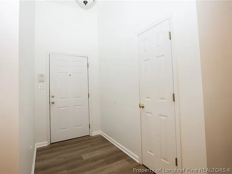 112 Raymond St — Photo 29
